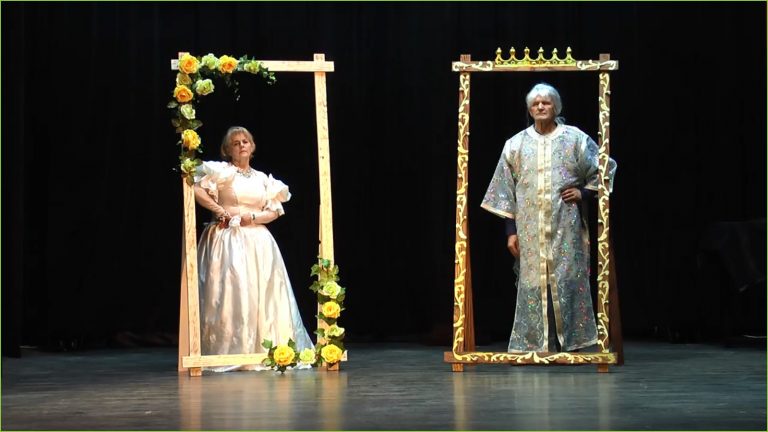 Przedstawienia teatralne wykonane przez uczestników Dziennego Domu Pomocy Społecznej w Sanoku
