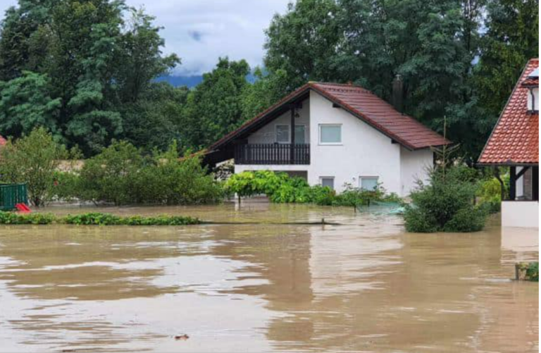 Katastrofalna powódź w Słowenii. Pomocy udziela Caritas Polska